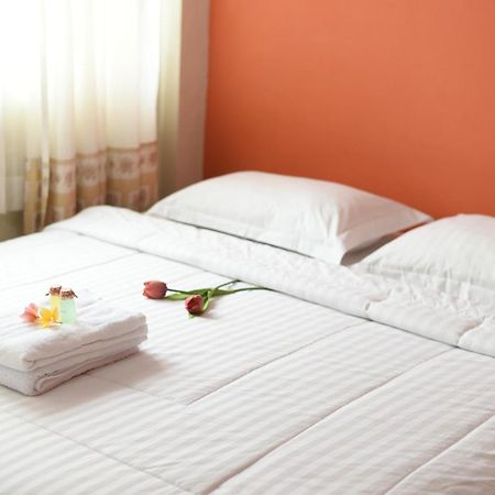 รูมะห์ 28 ชาเรียะห์ Hotel เมดาน ภายนอก รูปภาพ